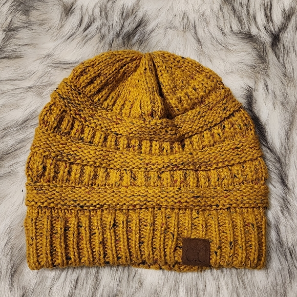 C.C Beanie Bundle - Picture 8 of 10
